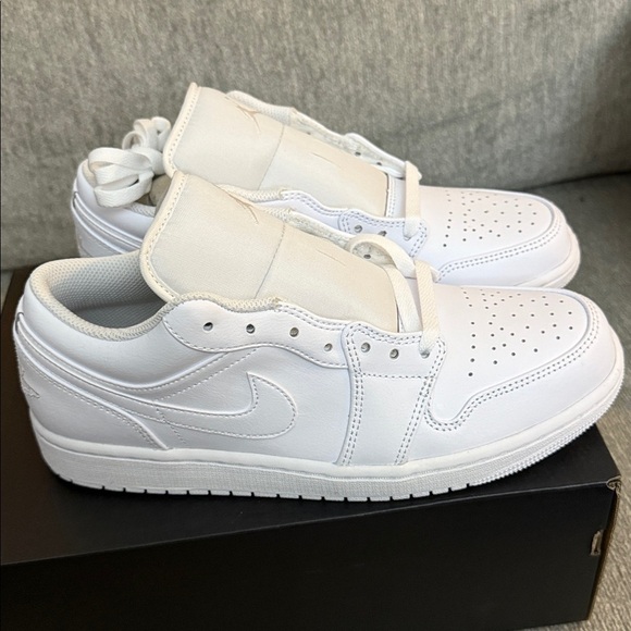 Brand New Jordan 1- Mens - Picture 3 of 6